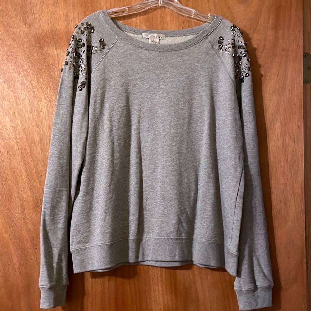 WD • NY blingy soft 💯% cotton gray sweatshirt w/silver tone embellishment (OLCC